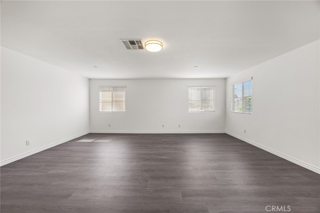 17044 Cerritos