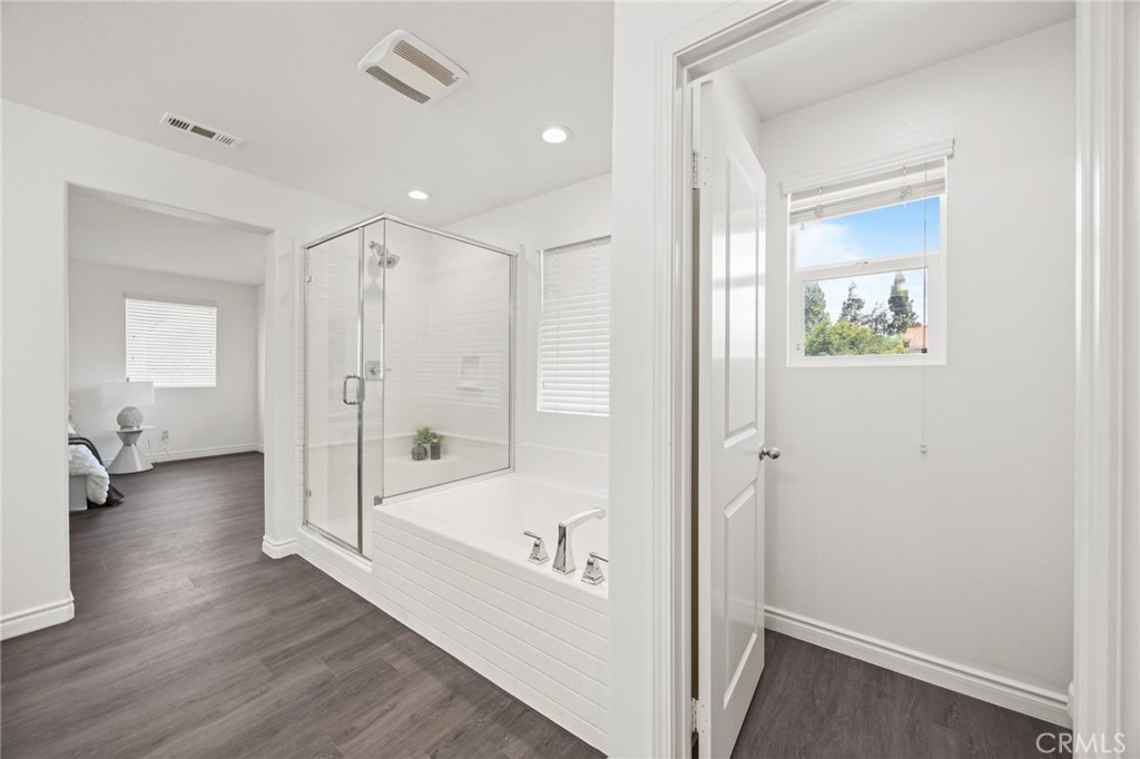 17044 Cerritos