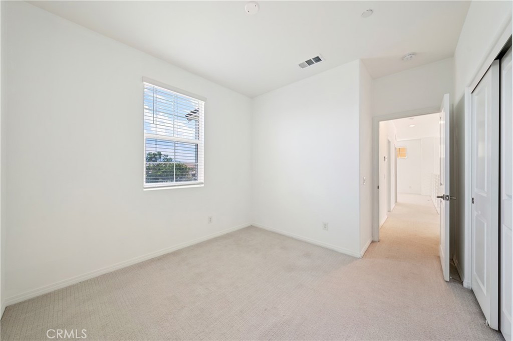 8757 Roving Place