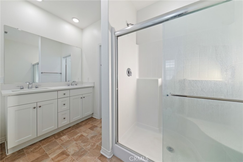 8757 Roving Place