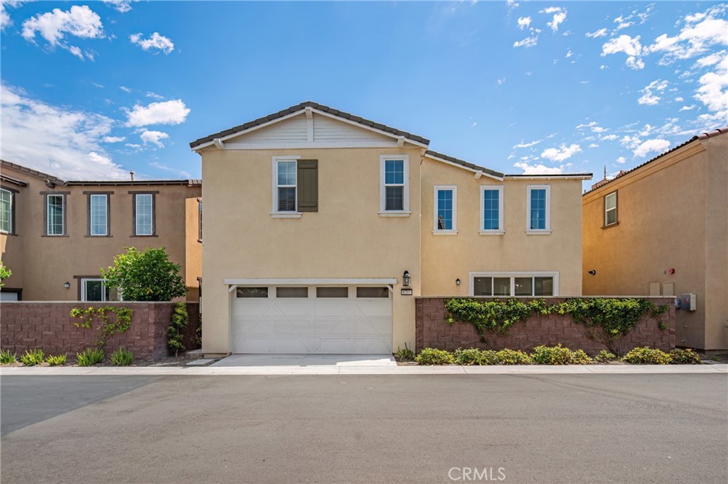 8757 Roving Place