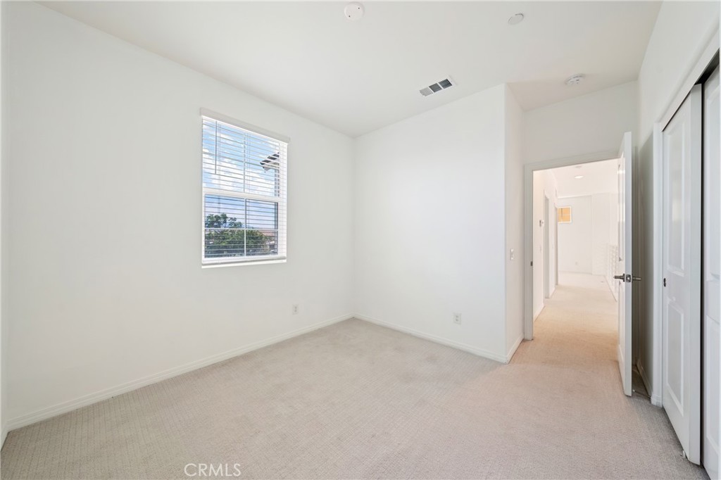 8757 Roving Place