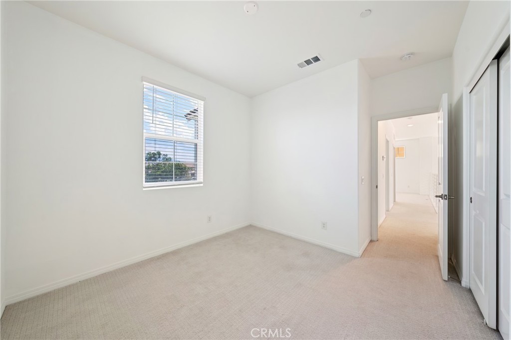 8757 Roving Place