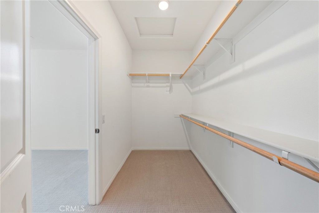 8757 Roving Place