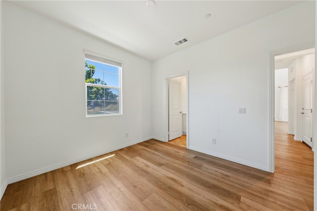 8757 Roving Place