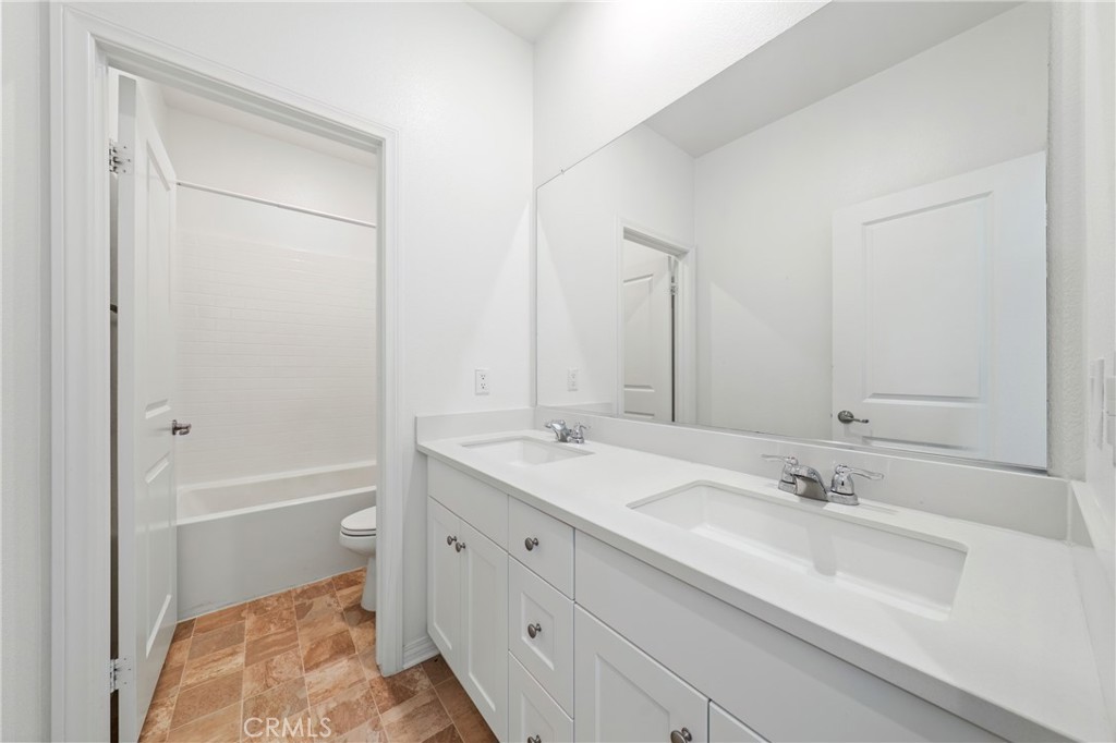 8757 Roving Place