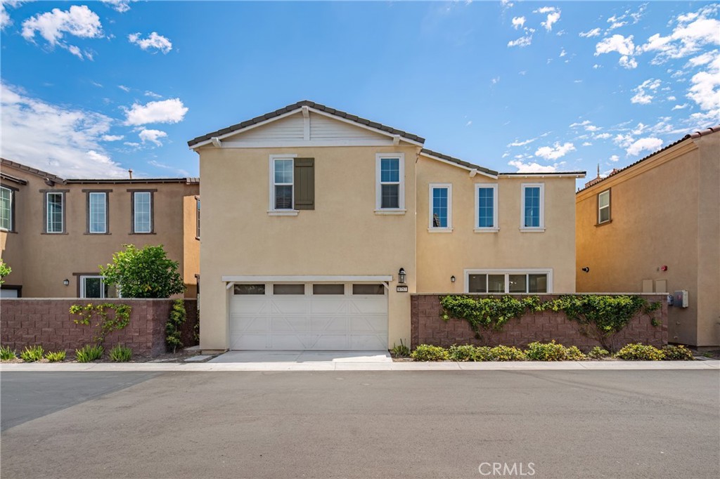 8757 Roving Place