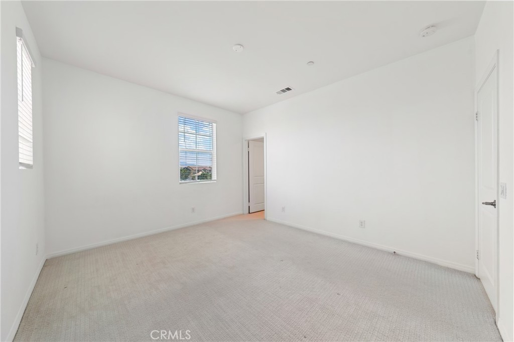 8757 Roving Place