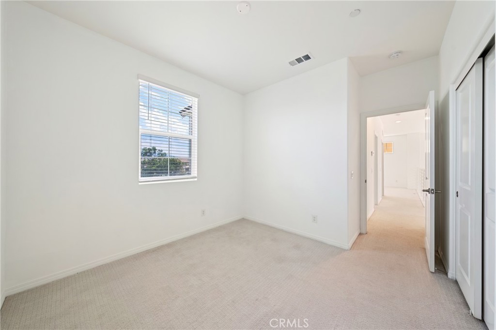 8757 Roving Place