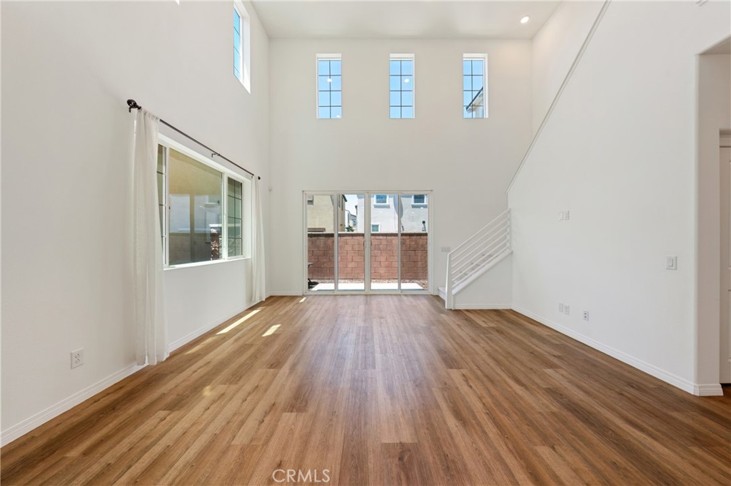 8757 Roving Place