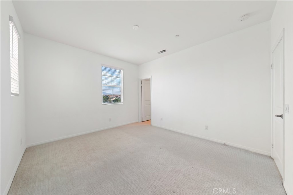8757 Roving Place