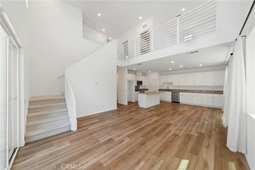 8757 Roving Place