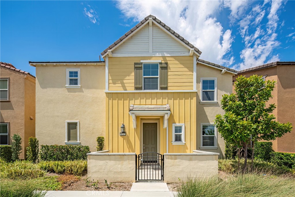 8757 Roving Place