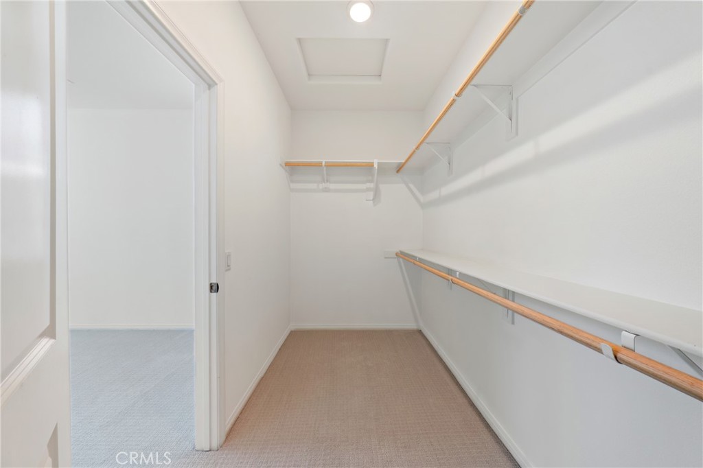 8757 Roving Place
