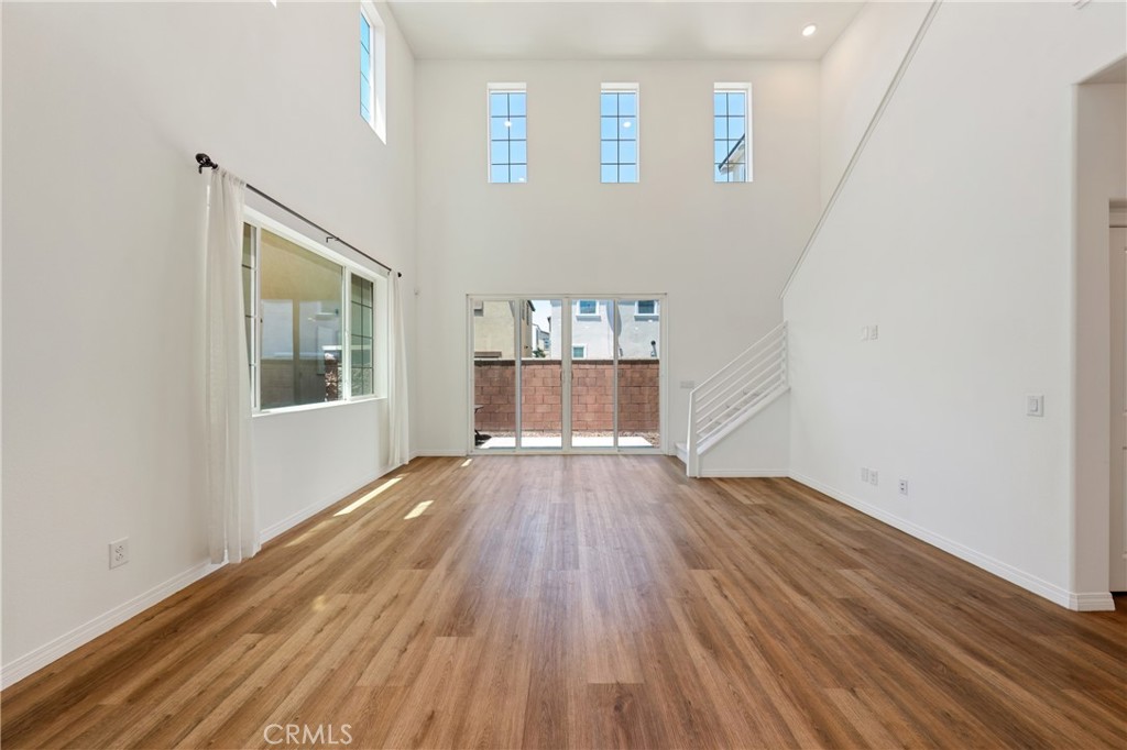 8757 Roving Place