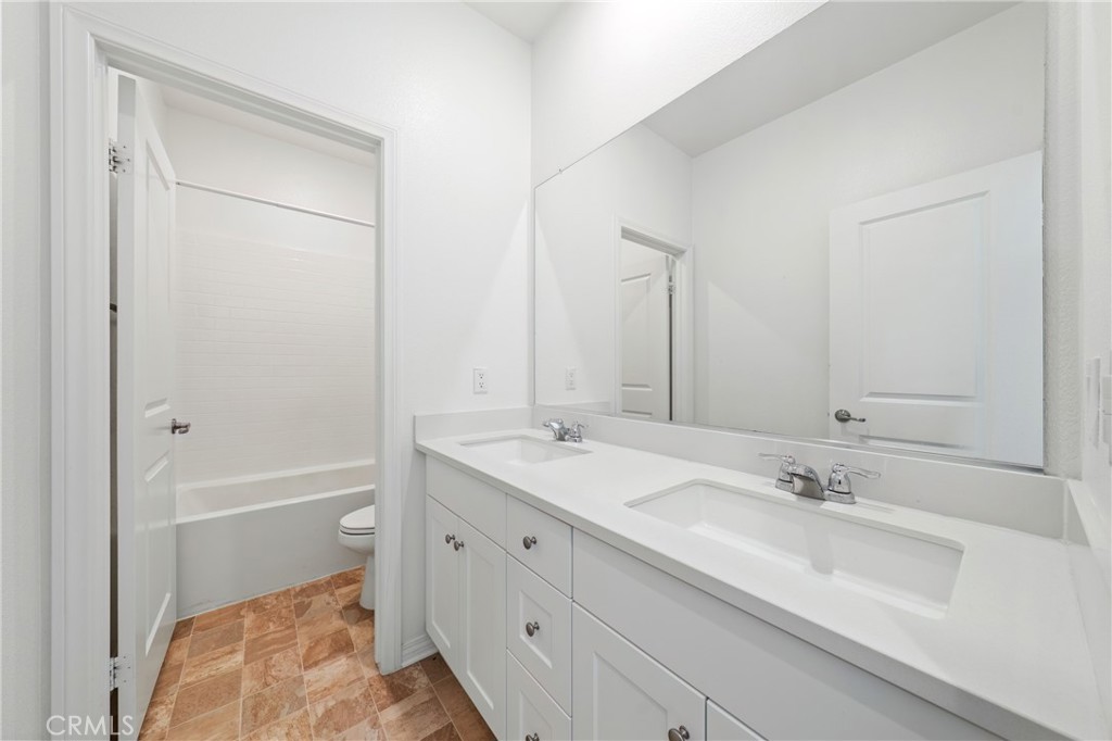 8757 Roving Place