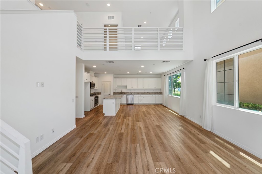 8757 Roving Place