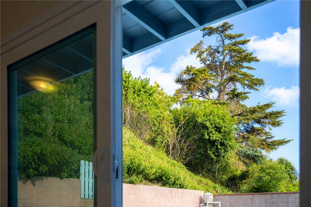 1400 Loma Verde