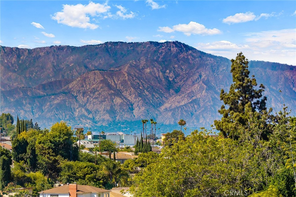 1400 Loma Verde