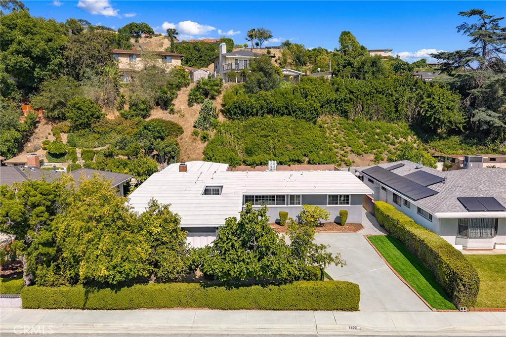 1400 Loma Verde