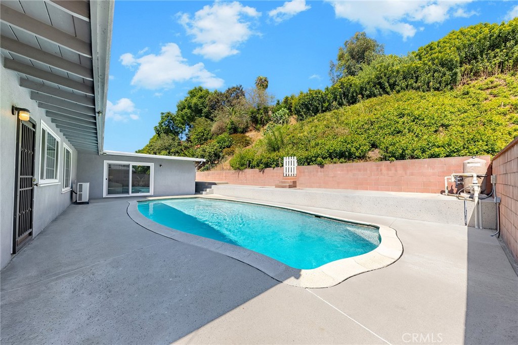1400 Loma Verde