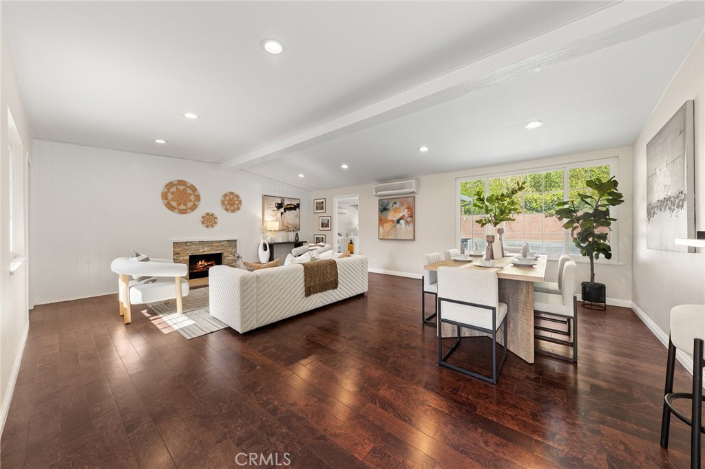 1400 Loma Verde