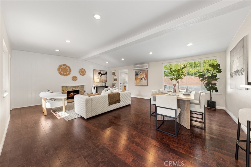 1400 Loma Verde