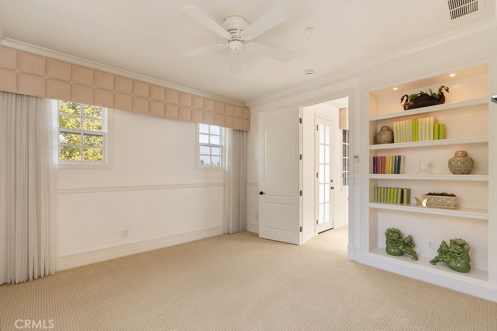 4215 Hidden Oaks