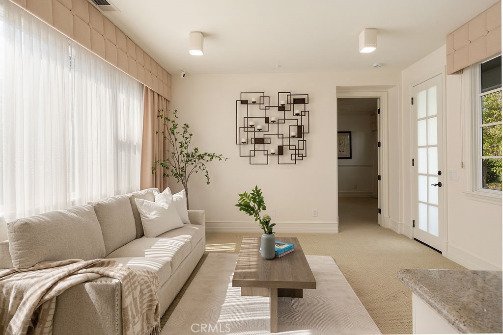 4215 Hidden Oaks