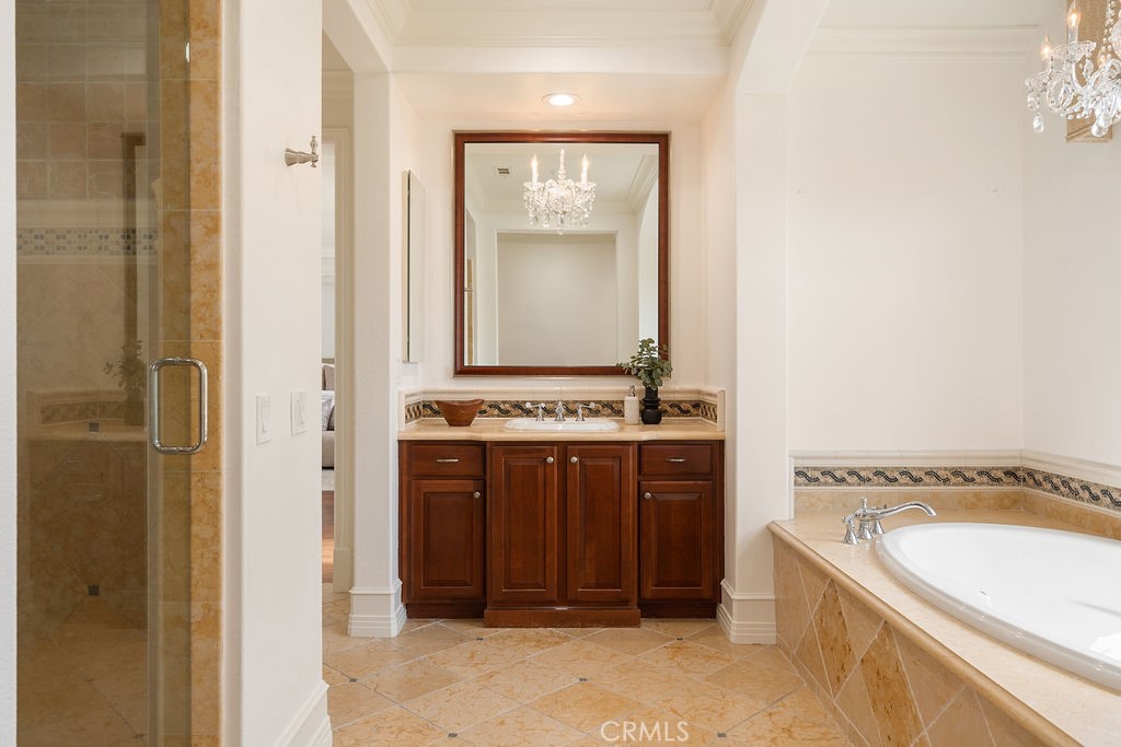 4215 Hidden Oaks