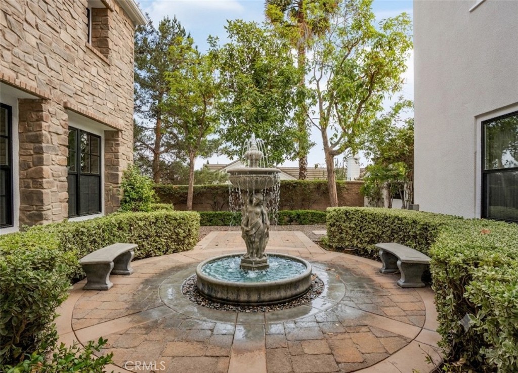 4215 Hidden Oaks
