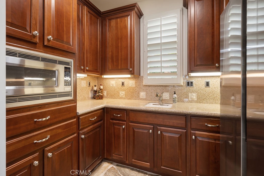 4215 Hidden Oaks