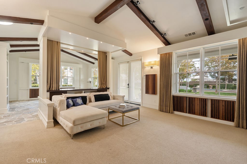 4215 Hidden Oaks