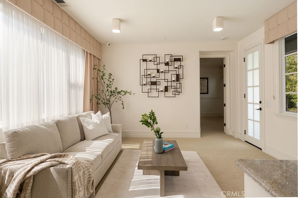 4215 Hidden Oaks