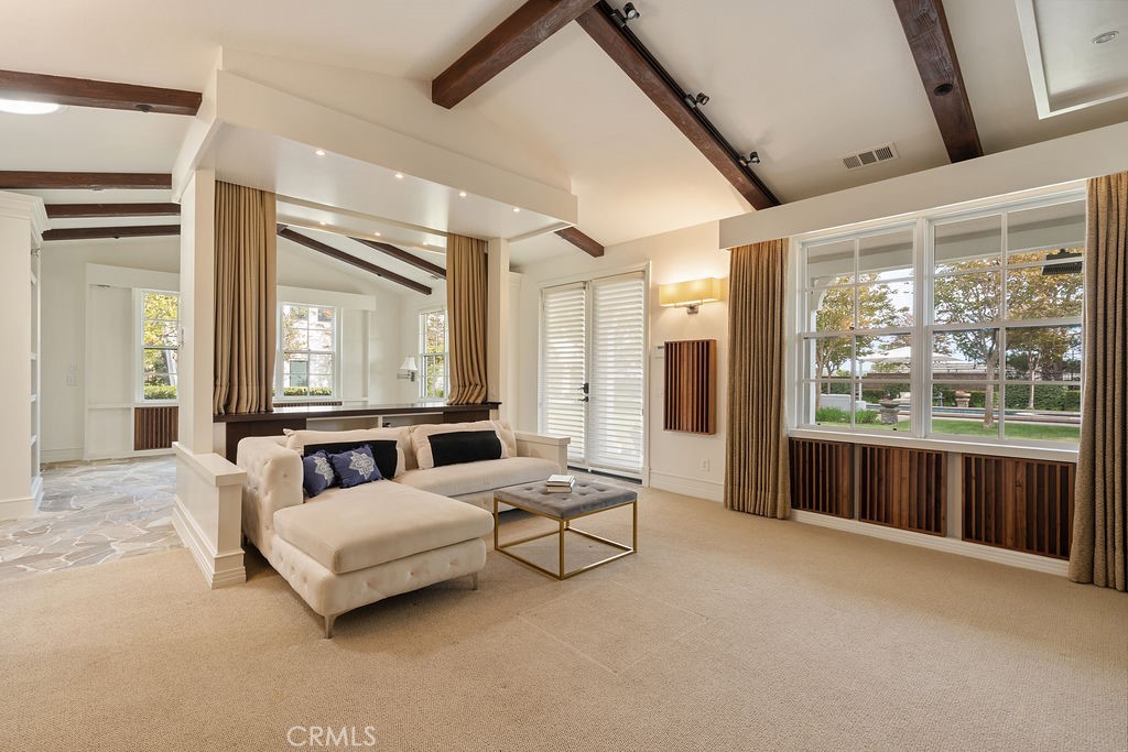 4215 Hidden Oaks