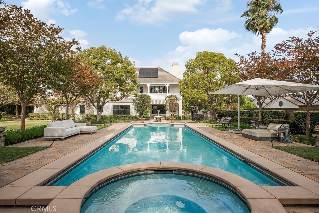 4215 Hidden Oaks
