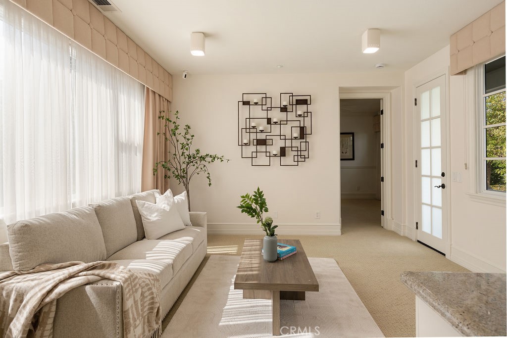4215 Hidden Oaks