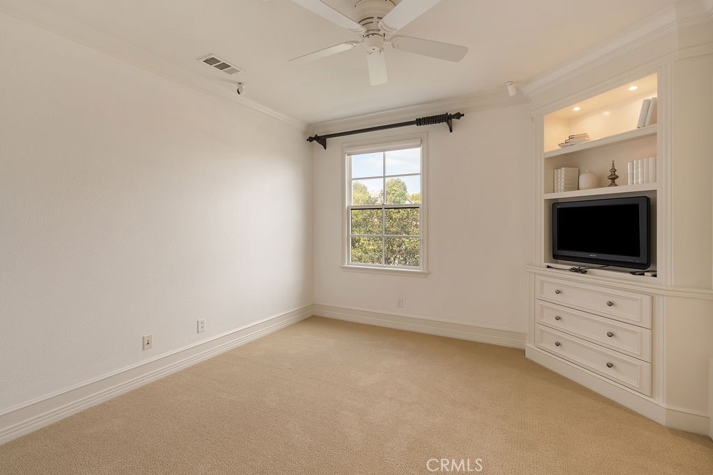 4215 Hidden Oaks