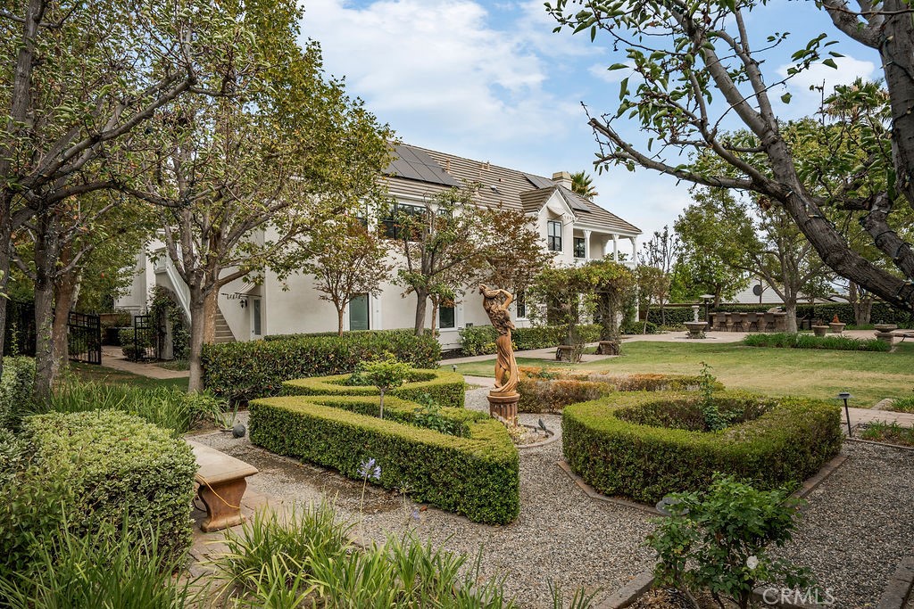 4215 Hidden Oaks
