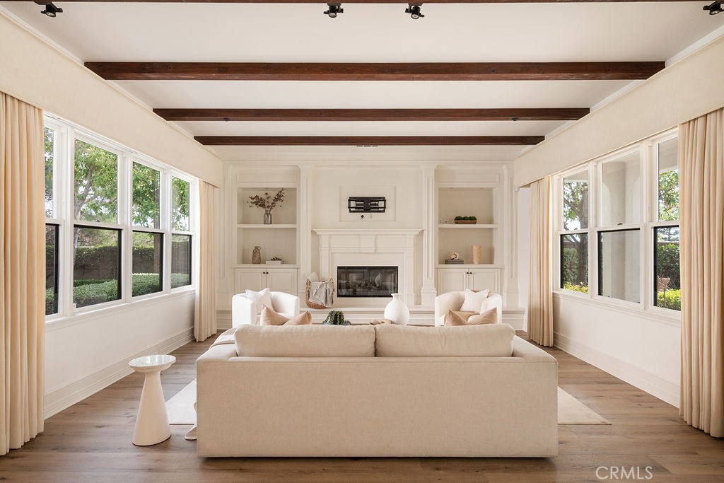 4215 Hidden Oaks