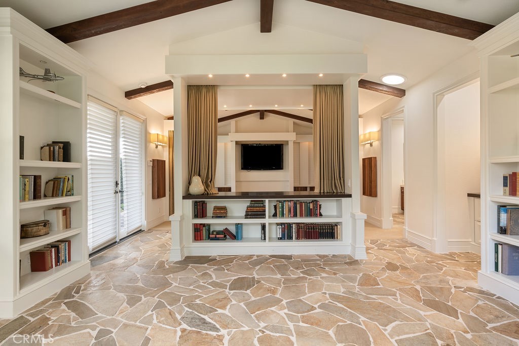 4215 Hidden Oaks