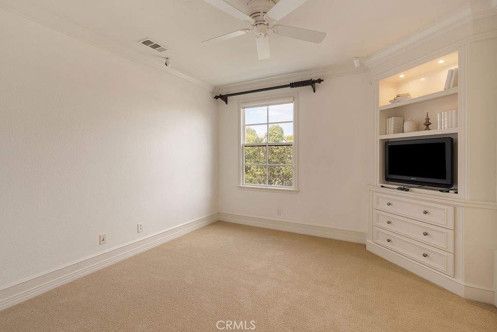 4215 Hidden Oaks