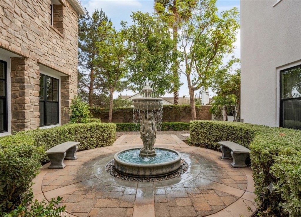 4215 Hidden Oaks