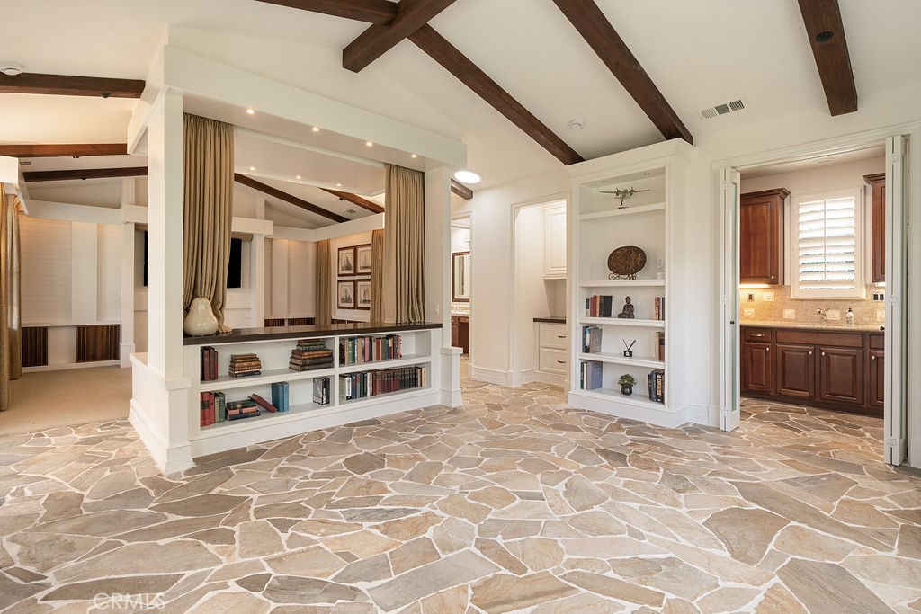 4215 Hidden Oaks