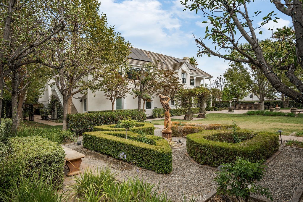 4215 Hidden Oaks