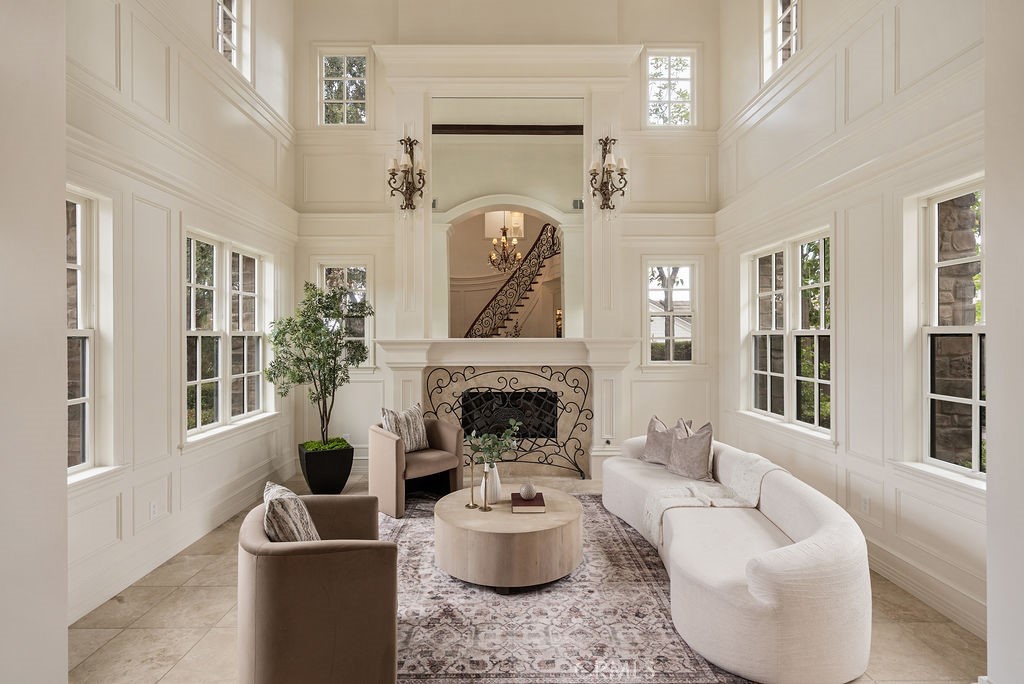 4215 Hidden Oaks