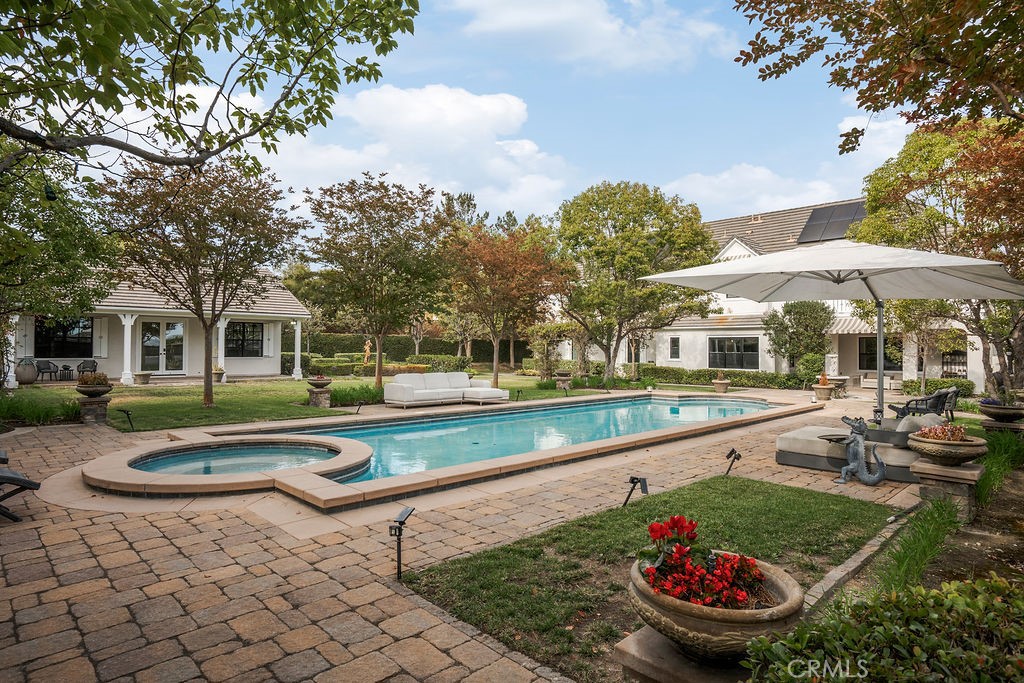 4215 Hidden Oaks