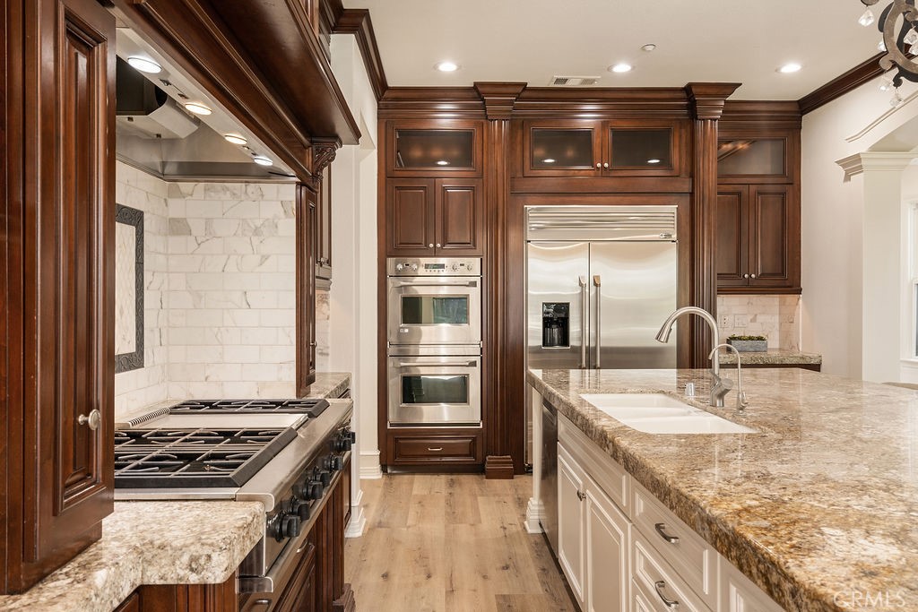 4215 Hidden Oaks