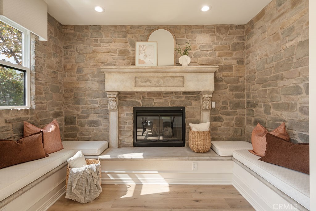 4215 Hidden Oaks