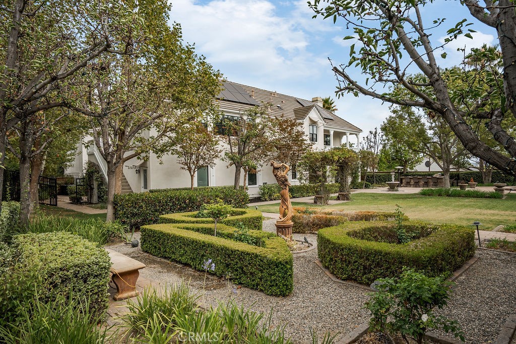 4215 Hidden Oaks